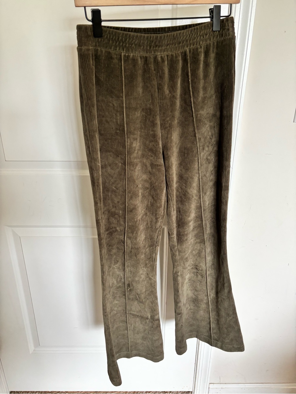 Aerie Groove-On Rib Velour Flare Pants